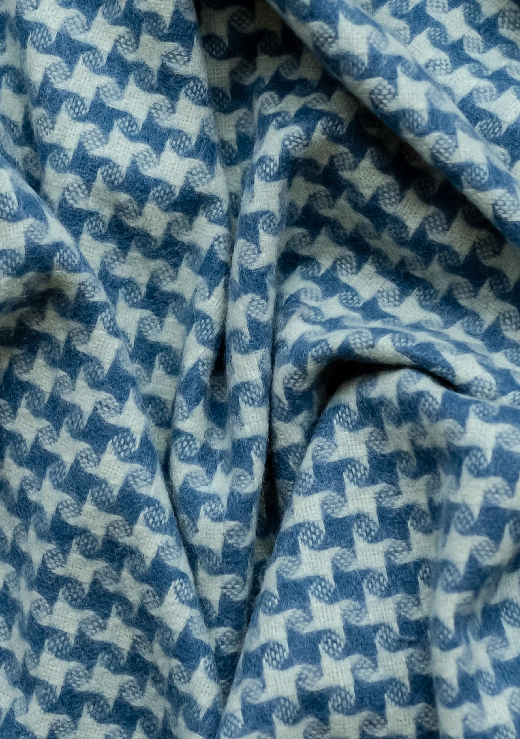 Cashmere Blanket in Green Star Houndstooth - Image 3
