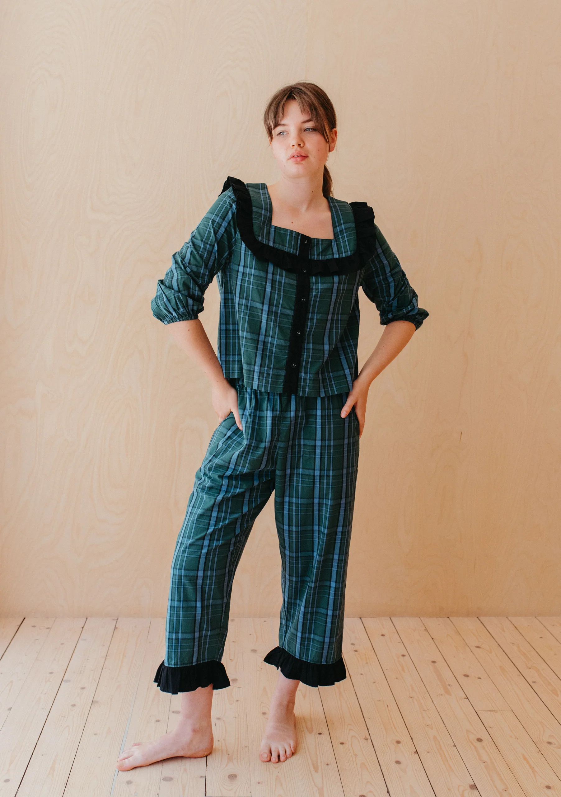 Cropped Cotton Pyjamas in Green Tartan - Image 5